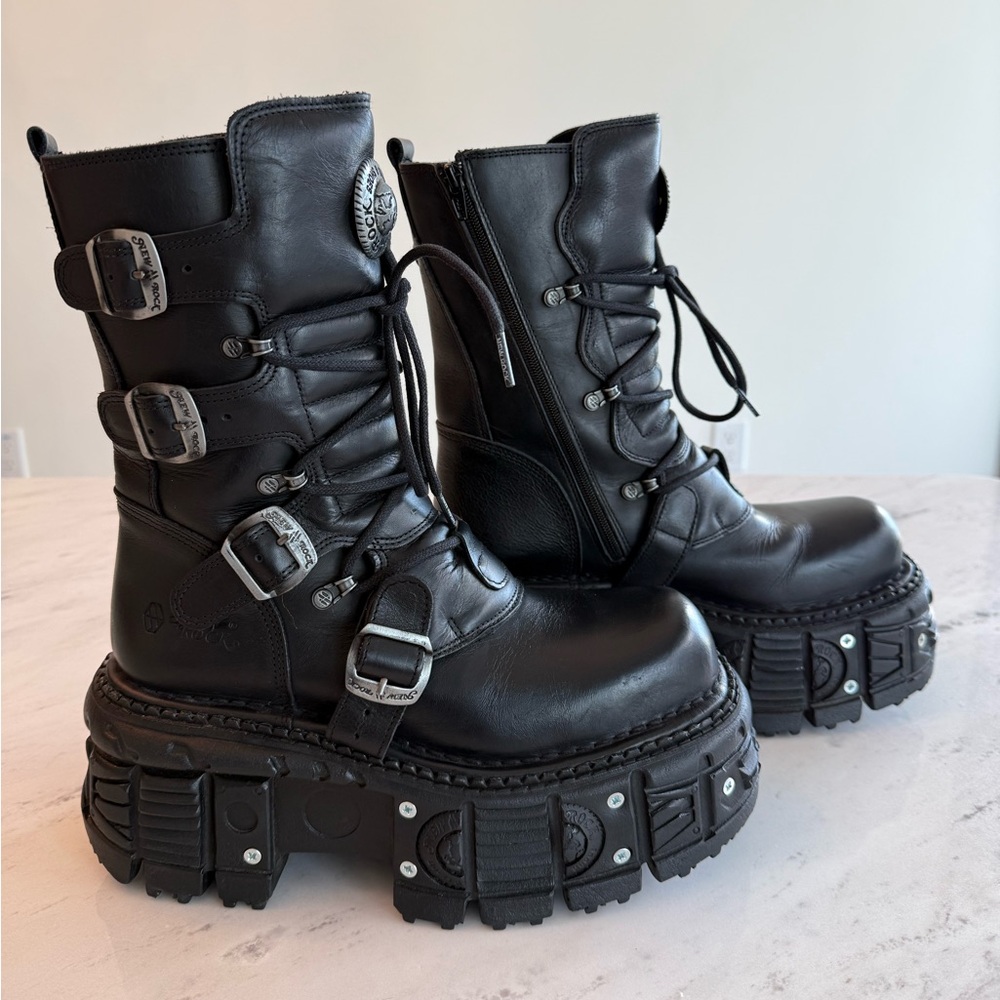 New Rock Unisex Boots Size 42 - Like New, Perfect for Punk and Gothic Style!